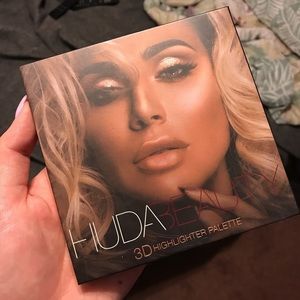 Huda Beauty 3D Highlighter Palette